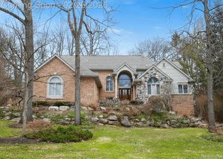 777 Great Oaks Drive, Bloomfield Hills, MI 48304