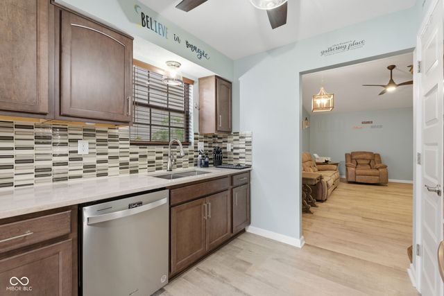 8928 Summer Walk Drive E, Indianapolis, IN 46227