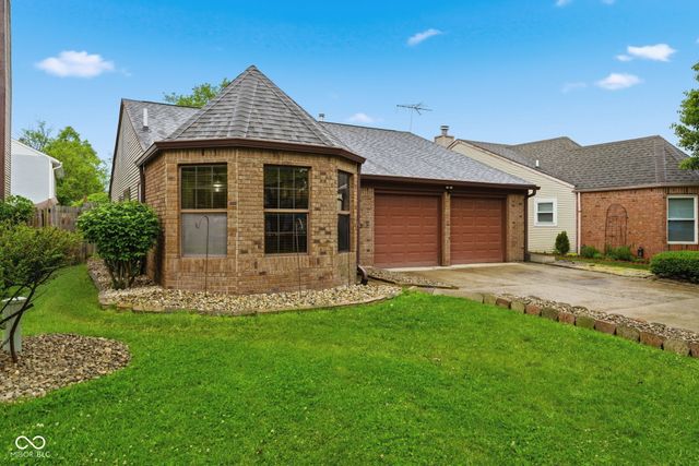 8928 Summer Walk Drive E, Indianapolis, IN 46227