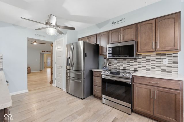 8928 Summer Walk Drive E, Indianapolis, IN 46227