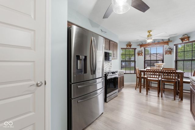 8928 Summer Walk Drive E, Indianapolis, IN 46227