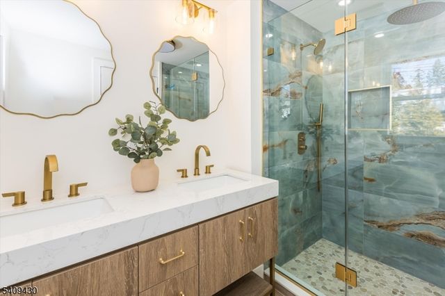 27 Oakridge Rd, West Orange Twp., NJ 07052