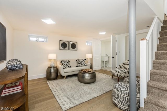 27 Oakridge Rd, West Orange Twp., NJ 07052