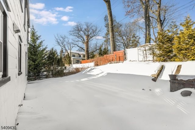 27 Oakridge Rd, West Orange Twp., NJ 07052