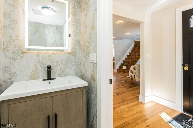 27 Oakridge Rd, West Orange Twp., NJ 07052