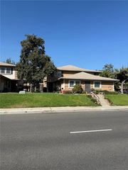 1005 W Sierra Madre Avenue 2, Azusa, CA 91702