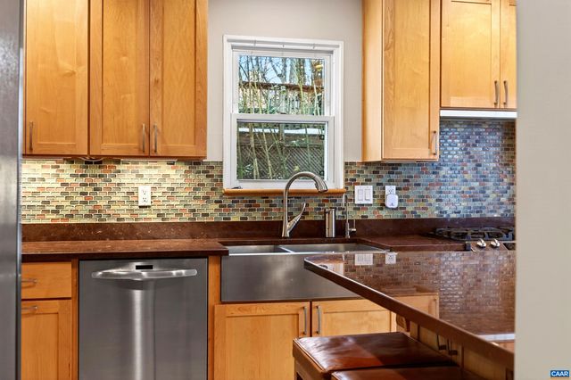 102 SLATE PL, Charlottesville, VA 22902