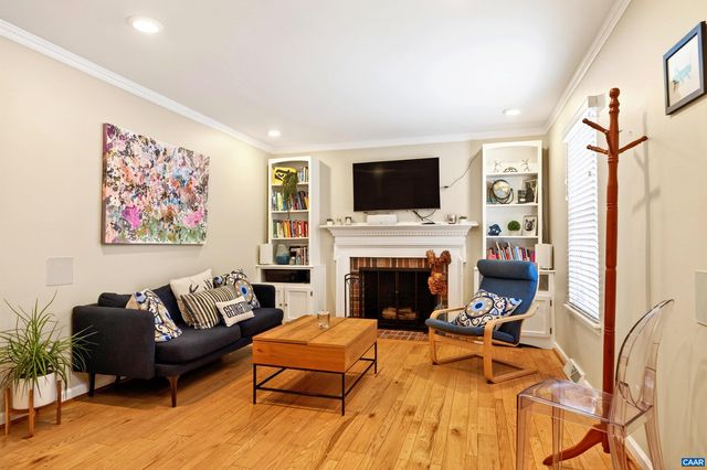 102 SLATE PL, Charlottesville, VA 22902