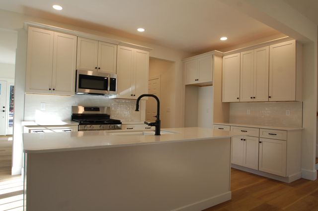 21B Griffin Road, Hudson, NH 03051