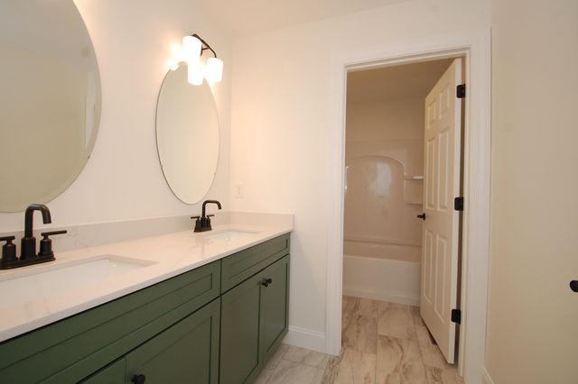 21B Griffin Road, Hudson, NH 03051