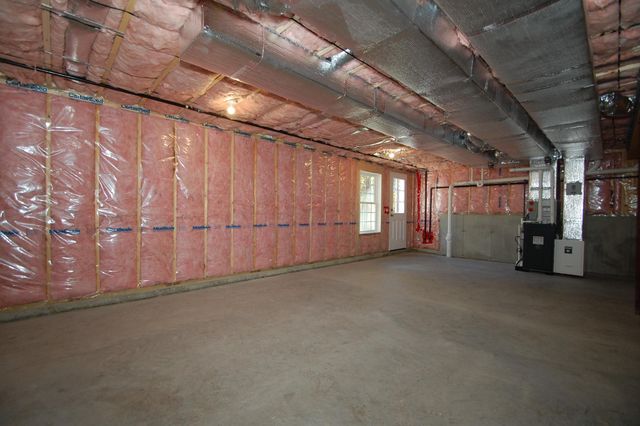 21B Griffin Road, Hudson, NH 03051