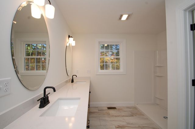 21B Griffin Road, Hudson, NH 03051