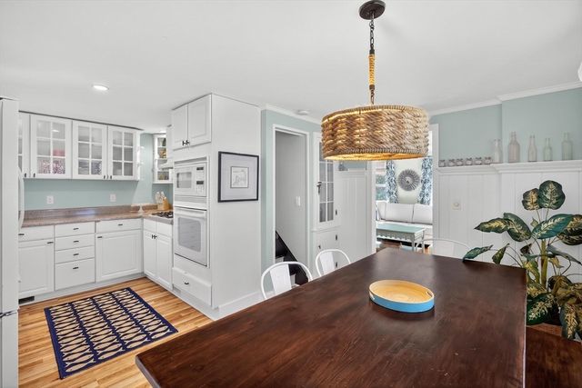 14 Lovers Ln, Harwich, MA 02645