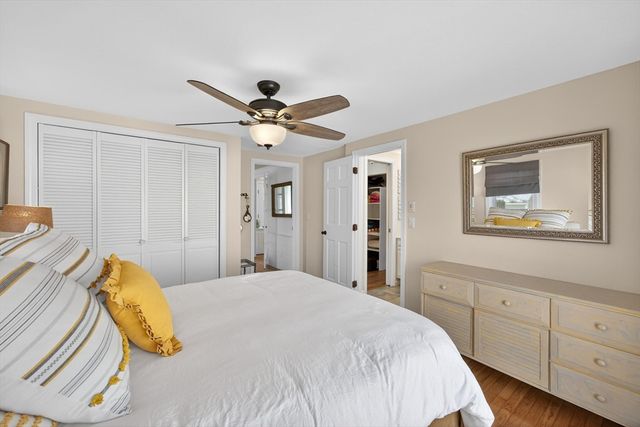 14 Lovers Ln, Harwich, MA 02645