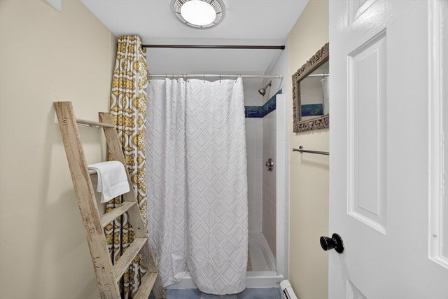 14 Lovers Ln, Harwich, MA 02645