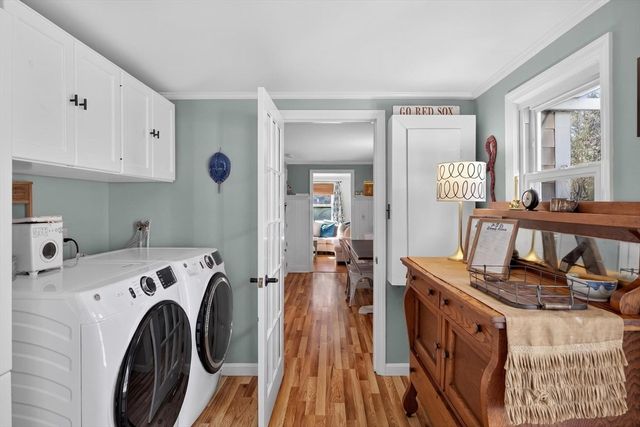 14 Lovers Ln, Harwich, MA 02645