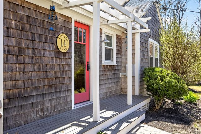 14 Lovers Ln, Harwich, MA 02645