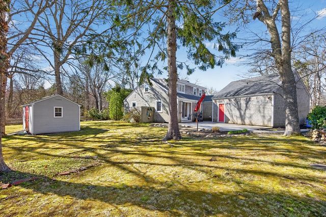 14 Lovers Ln, Harwich, MA 02645