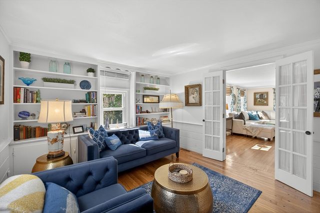 14 Lovers Ln, Harwich, MA 02645