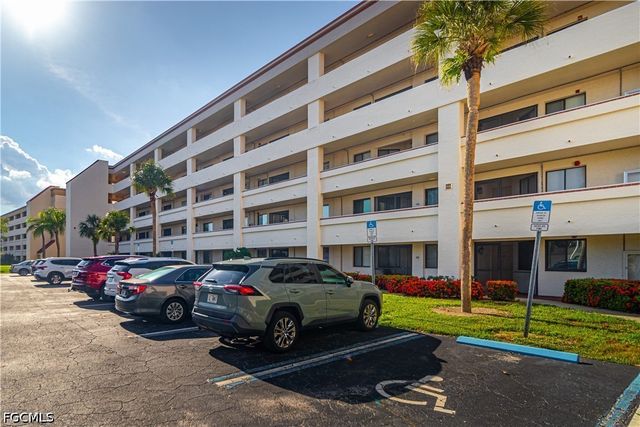 7410 Lake Breeze DR 203, Fort Myers, FL 33907