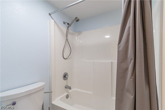 7410 Lake Breeze DR 203, Fort Myers, FL 33907