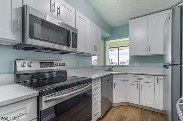 7410 Lake Breeze DR 203, Fort Myers, FL 33907
