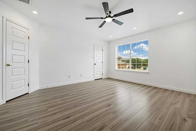 13501 Sierra Wind LN, Elgin, TX 78621
