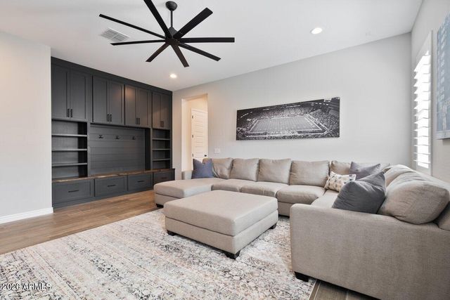 10523 E THORNTON Avenue, Mesa, AZ 85212