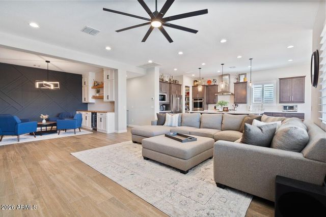 10523 E THORNTON Avenue, Mesa, AZ 85212