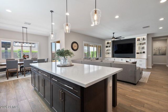10523 E THORNTON Avenue, Mesa, AZ 85212