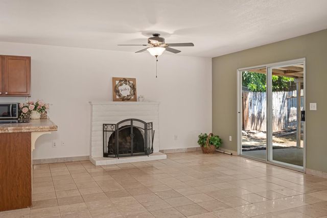 8408 Ziegler Ct, Citrus Heights, CA 95610