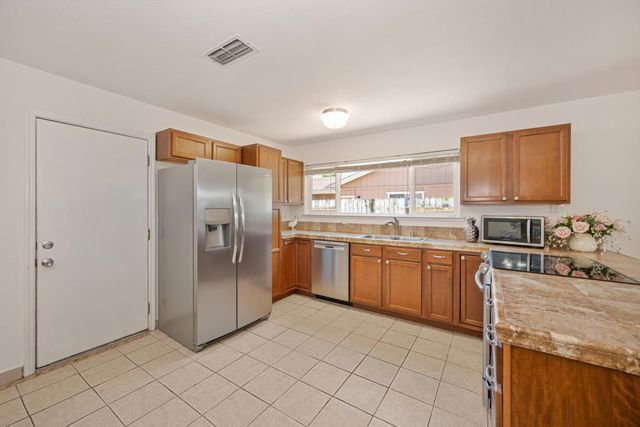 8408 Ziegler Ct, Citrus Heights, CA 95610