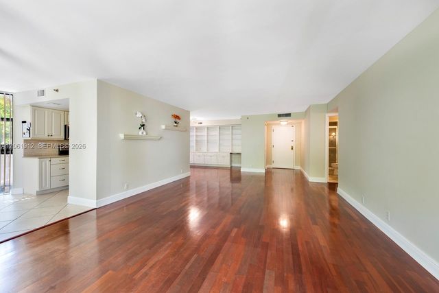 2000 Towerside Ter 312, Miami, FL 33138