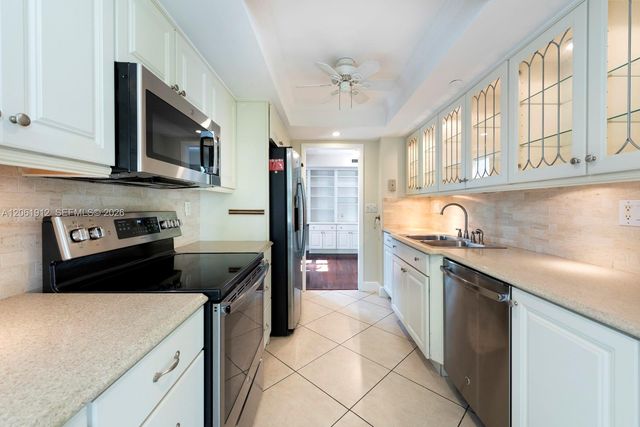 2000 Towerside Ter 312, Miami, FL 33138