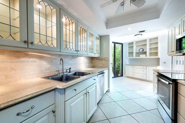 2000 Towerside Ter 312, Miami, FL 33138