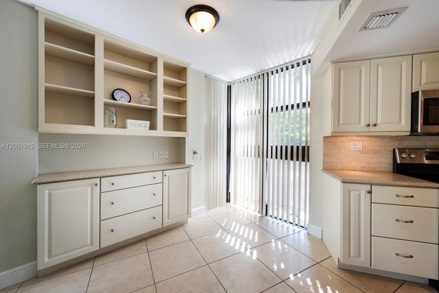 2000 Towerside Ter 312, Miami, FL 33138