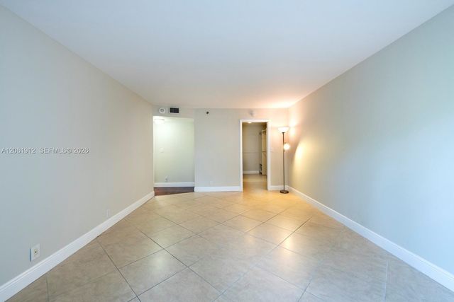 2000 Towerside Ter 312, Miami, FL 33138