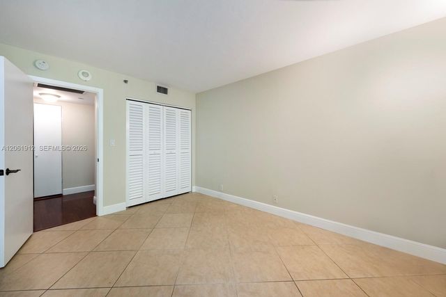 2000 Towerside Ter 312, Miami, FL 33138