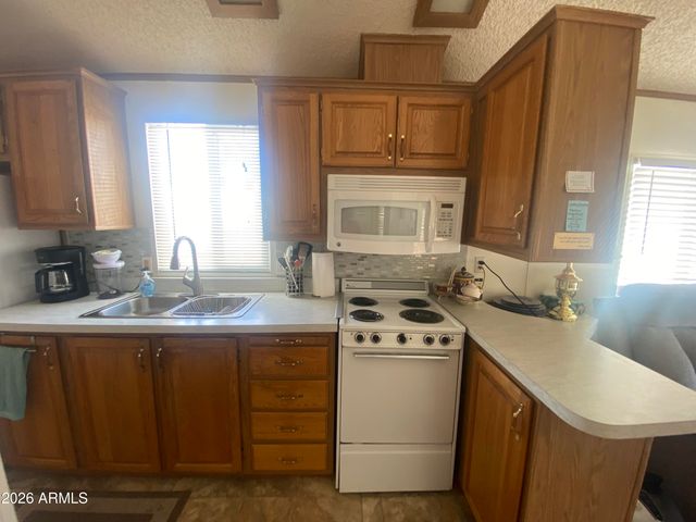 2131 S CREE Drive 131, Apache Junction, AZ 85119