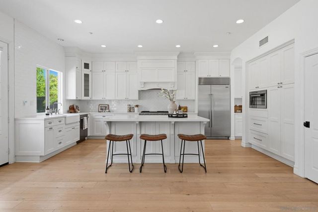 855 Stratford Knoll, Encinitas, CA 92024