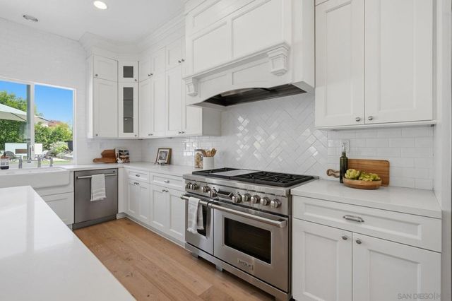 855 Stratford Knoll, Encinitas, CA 92024