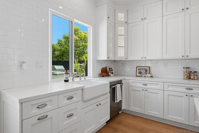 855 Stratford Knoll, Encinitas, CA 92024