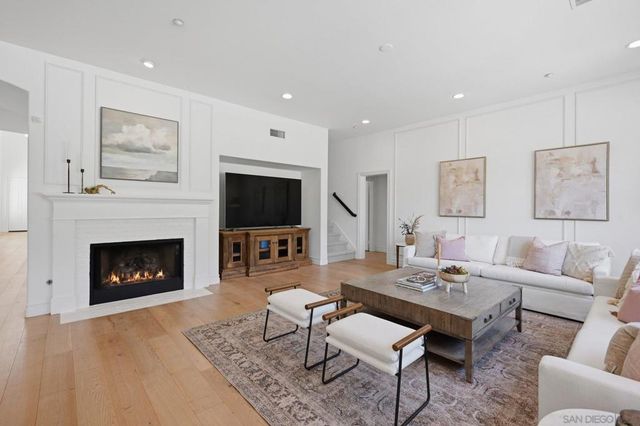 855 Stratford Knoll, Encinitas, CA 92024