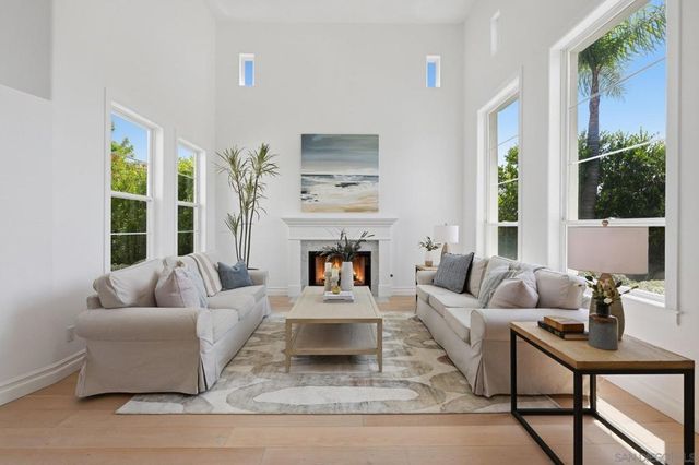 855 Stratford Knoll, Encinitas, CA 92024