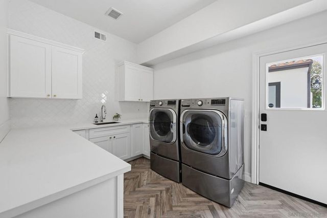855 Stratford Knoll, Encinitas, CA 92024