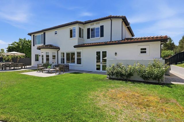 855 Stratford Knoll, Encinitas, CA 92024