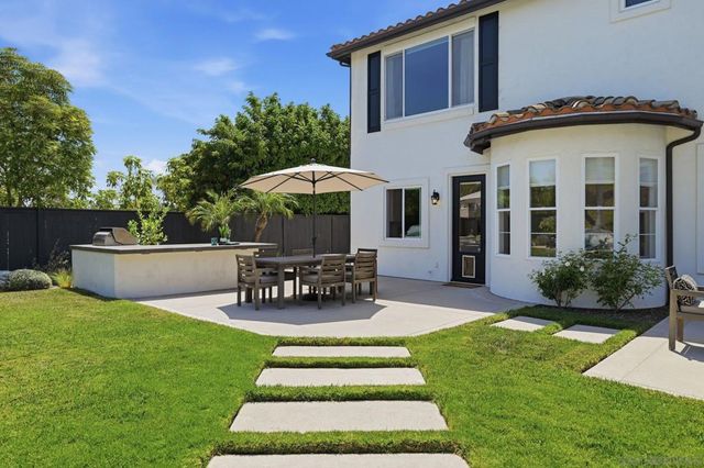 855 Stratford Knoll, Encinitas, CA 92024