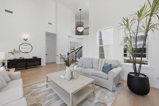 855 Stratford Knoll, Encinitas, CA 92024