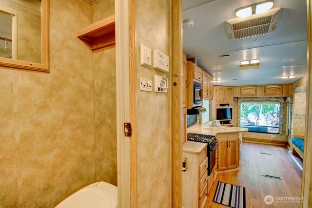 40 Wilderness Way, Deming, WA 98244