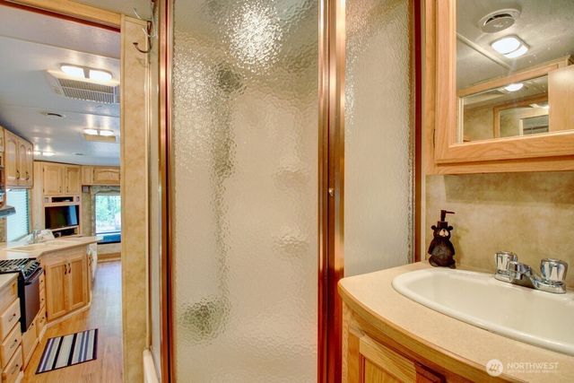 40 Wilderness Way, Deming, WA 98244